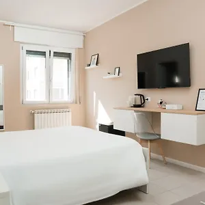 Dieci By Comorooms Apartament